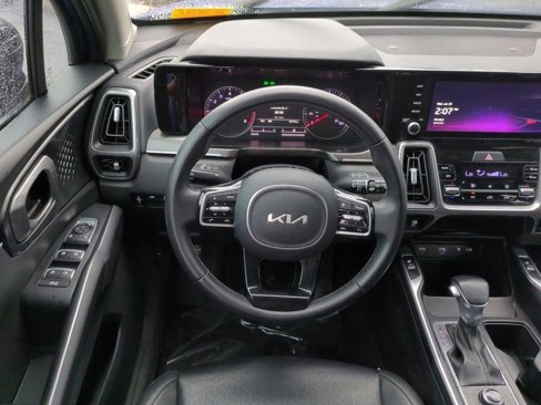 Used 2023 Kia Sorento S image 23
