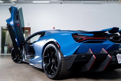 Used 2024 Lamborghini Revuelto image 22