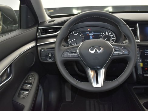 New 2025 INFINITI QX50 Pure image 30
