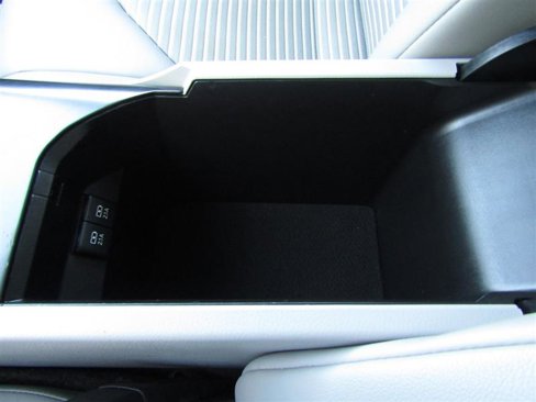 Used 2020 Toyota Camry SE image 23