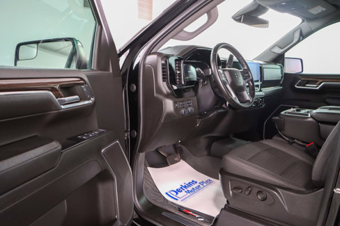 Used 2023 Chevrolet Silverado 1500 RST image 3