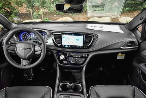 New 2026 Chrysler Pacifica Limited w/ S Appearance Package image 12