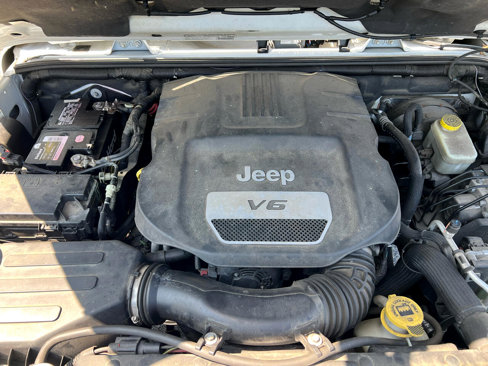 Used 2014 Jeep Wrangler Unlimited Sahara image 19