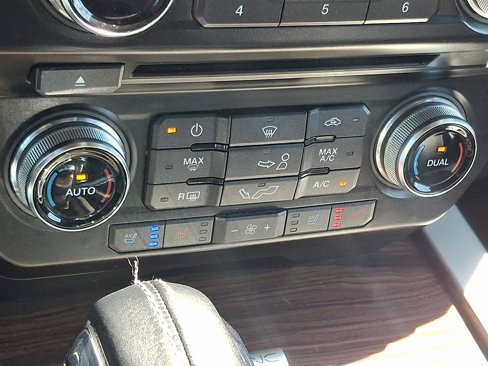 Used 2016 Ford F150 Lariat w/ Equipment Group 502A Luxury image 18