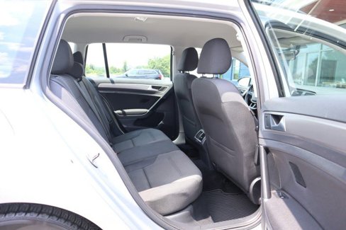 Used 2017 Volkswagen Golf S image 18