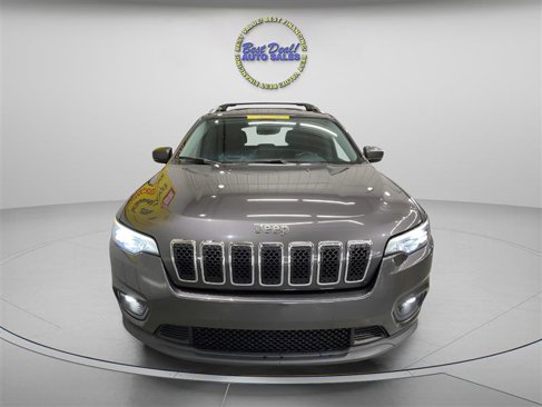 Used 2020 Jeep Cherokee Latitude Plus w/ Comfort/Convenience Group image 2