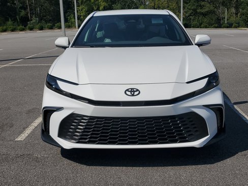 New 2026 Toyota Camry SE image 2