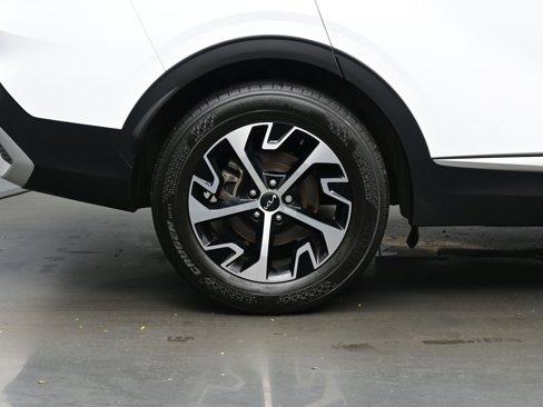 Used 2023 Kia Sportage EX image 9