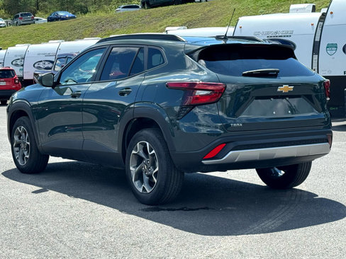 Used 2025 Chevrolet Trax LT image 7