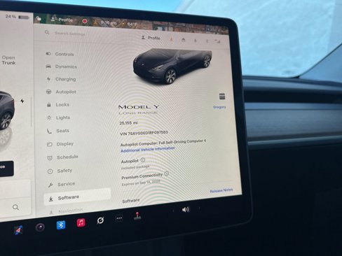 Used 2024 Tesla Model Y Long Range image 13