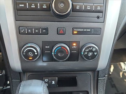 Used 2011 Chevrolet Traverse LT image 14