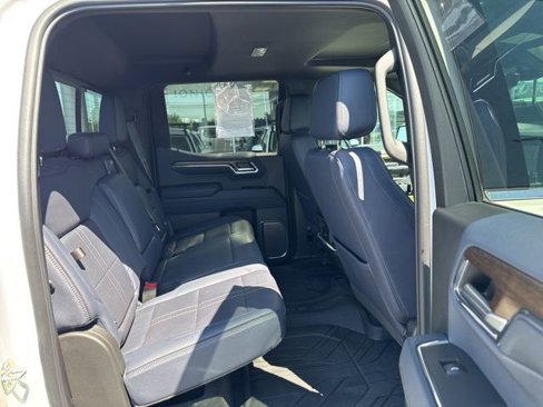 Used 2024 Chevrolet Silverado 1500 High Country image 12