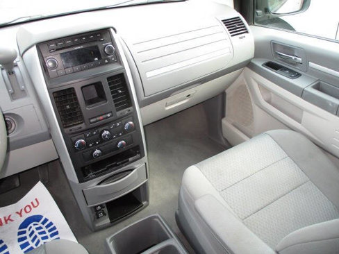 Used 2010 Dodge Grand Caravan SE w/ Climate Group image 22