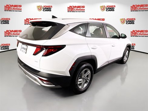 Certified 2025 Hyundai Tucson SE image 17