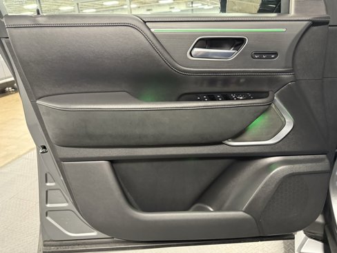 Used 2025 INFINITI QX80 Sensory image 8