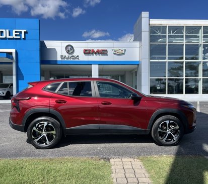 Used 2024 Chevrolet Trax RS w/ Driver Confidence Package image 4