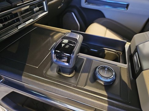 New 2026 GMC Hummer EV 4x4 Crew Cab image 16