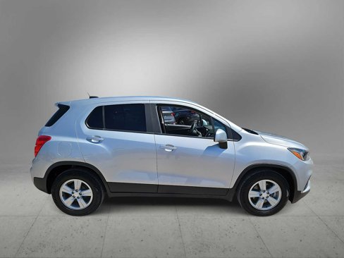 Used 2020 Chevrolet Trax LS w/ Tint and Cruise Package image 9