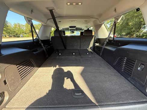 Used 2018 Chevrolet Suburban LT image 31