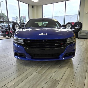 Used 2021 Dodge Charger SXT w/ Blacktop Package image 2