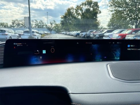 Used 2025 Lincoln Navigator Black Label image 11