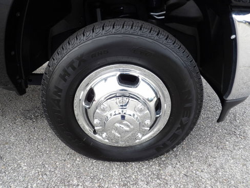 Used 2024 RAM 3500 Tradesman w/ Chrome Appearance Group image 66