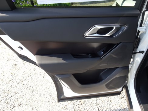 New 2026 Land Rover Range Rover Velar Dynamic SE image 19