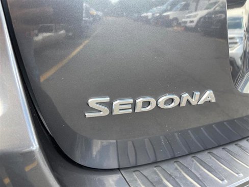 Used 2016 Kia Sedona LX w/ LX Convenience Package image 31