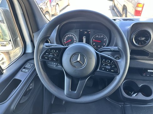 Used 2024 Mercedes-Benz Sprinter 2500 image 22