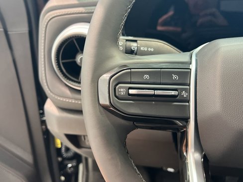 New 2025 Chevrolet Colorado LT w/ LT Convenience Package image 29