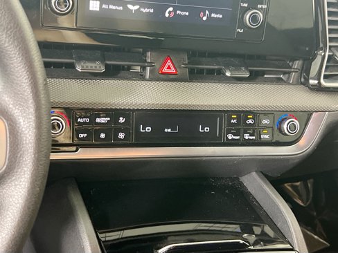 Used 2023 Kia Sportage LX image 15