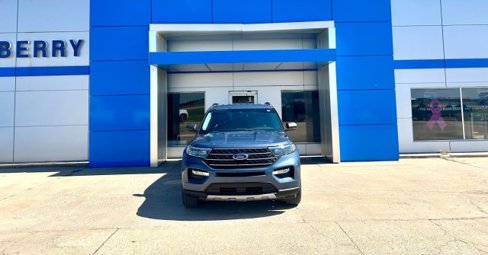 Used 2021 Ford Explorer XLT w/ Equipment Group 202A image 7