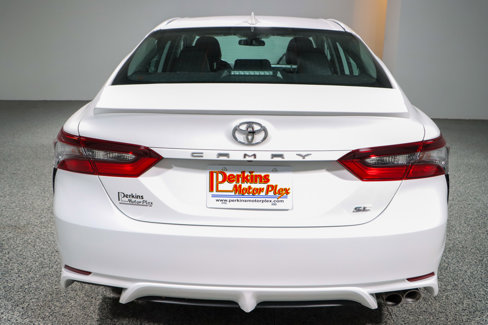 Used 2024 Toyota Camry SE image 8