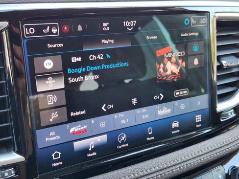 Certified 2021 Chrysler Pacifica Touring w/ Cold Weather Group image 20