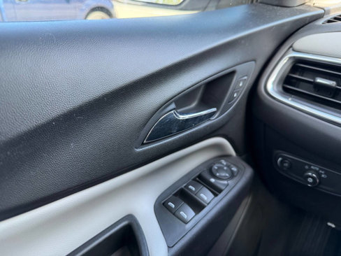 Used 2020 Chevrolet Equinox LS image 15