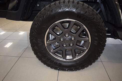 Used 2020 Jeep Gladiator Overland image 18