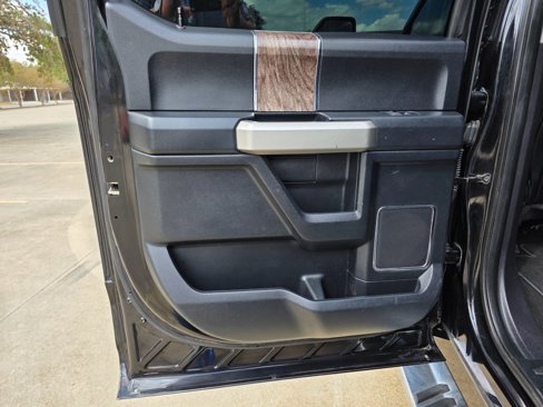 Used 2019 Ford F250 Lariat w/ Lariat Value Package image 16