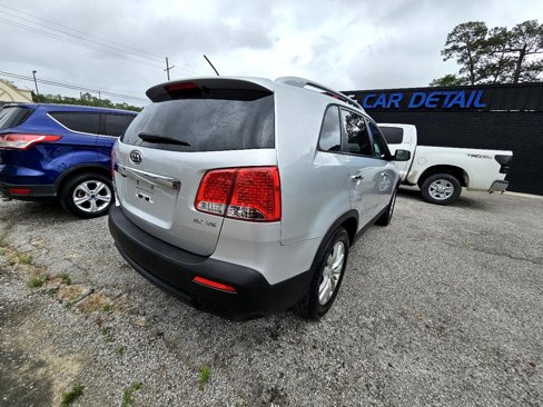 Used 2011 Kia Sorento EX w/ Premium Pkg image 7