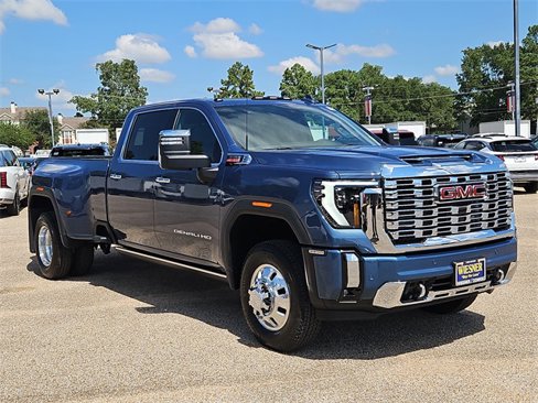 New 2026 GMC Sierra 3500 Denali w/ Denali Reserve Package image 3