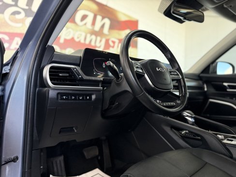 Used 2023 Kia Telluride EX w/ EX Captain's Chair Package image 23