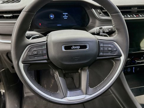 Used 2024 Jeep Grand Cherokee L Laredo image 18
