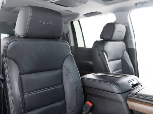 Used 2020 GMC Yukon XL Denali w/ Denali Premium Package image 30
