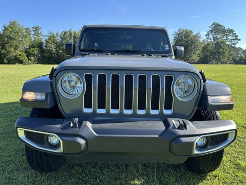 Used 2019 Jeep Wrangler Unlimited Sahara image 2