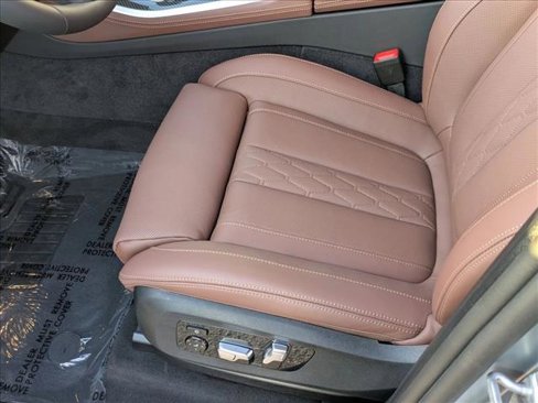 New 2026 BMW X5 M60i image 4
