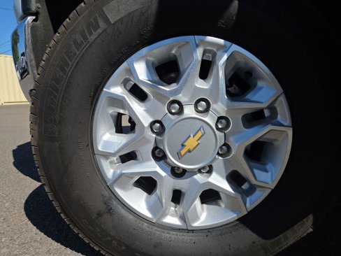 Used 2023 Chevrolet Silverado 2500 LT image 14