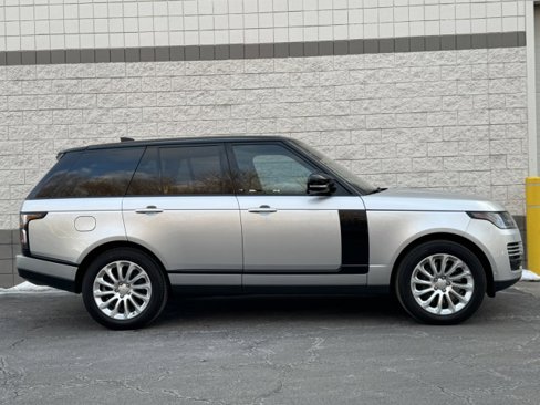 Used 2018 Land Rover Range Rover HSE image 16