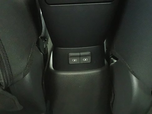 New 2025 Nissan Kicks Play S image 33