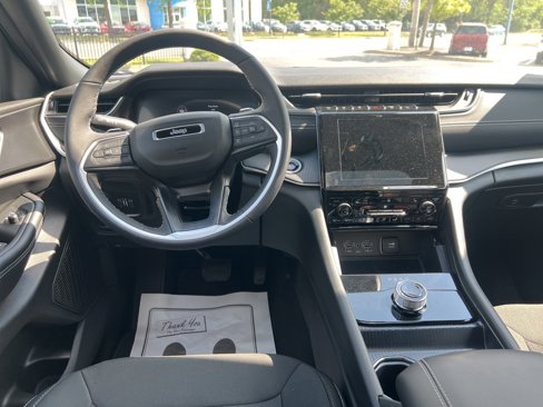 New 2025 Jeep Grand Cherokee L Laredo w/ Luxury Tech Group I image 10