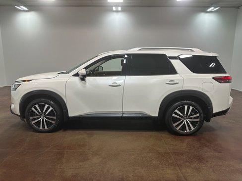 Used 2024 Nissan Pathfinder Platinum image 33
