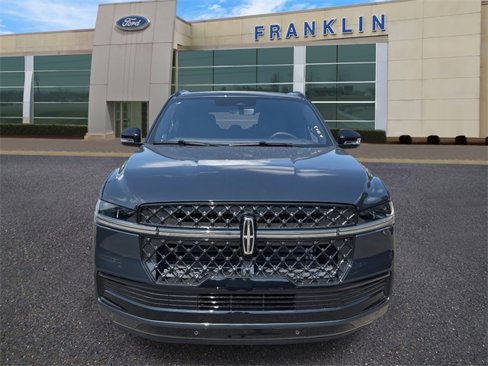 New 2025 Lincoln Navigator Reserve w/ Jet Appearance Package image 2